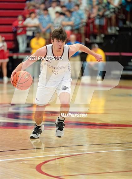 Thumbnail 2 in Kings Park vs South Side (NYSPHSAA Class A Regional Final) photogallery.