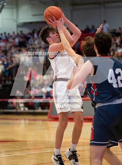 Thumbnail 3 in Kings Park vs South Side (NYSPHSAA Class A Regional Final) photogallery.