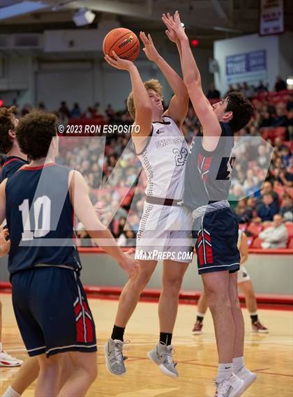 Thumbnail 3 in Kings Park vs South Side (NYSPHSAA Class A Regional Final) photogallery.
