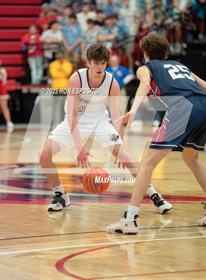Thumbnail 3 in Kings Park vs South Side (NYSPHSAA Class A Regional Final) photogallery.