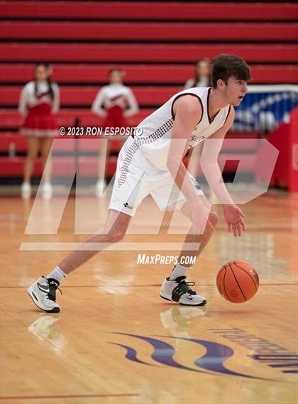 Thumbnail 2 in Kings Park vs South Side (NYSPHSAA Class A Regional Final) photogallery.