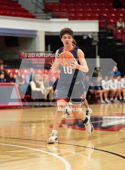 Thumbnail 2 in Kings Park vs South Side (NYSPHSAA Class A Regional Final) photogallery.