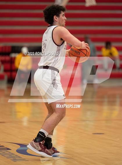 Thumbnail 2 in Kings Park vs South Side (NYSPHSAA Class A Regional Final) photogallery.