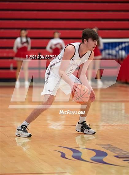 Thumbnail 1 in Kings Park vs South Side (NYSPHSAA Class A Regional Final) photogallery.