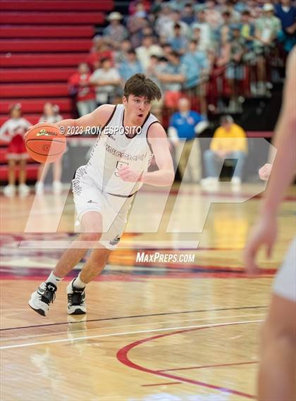 Thumbnail 2 in Kings Park vs South Side (NYSPHSAA Class A Regional Final) photogallery.