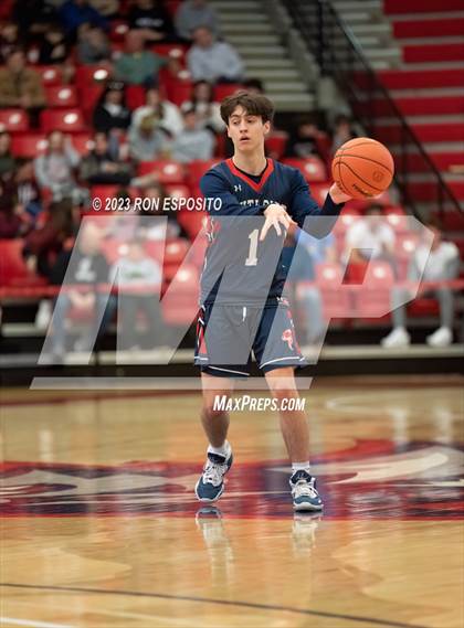 Thumbnail 1 in Kings Park vs South Side (NYSPHSAA Class A Regional Final) photogallery.