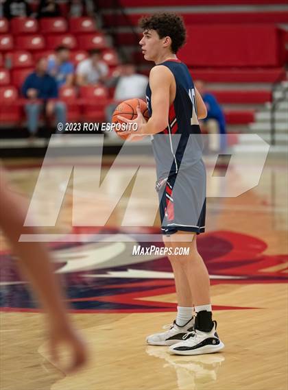 Thumbnail 3 in Kings Park vs South Side (NYSPHSAA Class A Regional Final) photogallery.