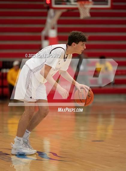 Thumbnail 2 in Kings Park vs South Side (NYSPHSAA Class A Regional Final) photogallery.