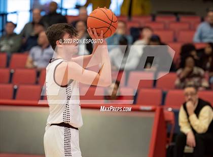Thumbnail 2 in Kings Park vs South Side (NYSPHSAA Class A Regional Final) photogallery.