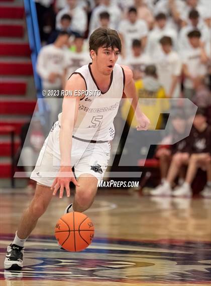 Thumbnail 3 in Kings Park vs South Side (NYSPHSAA Class A Regional Final) photogallery.