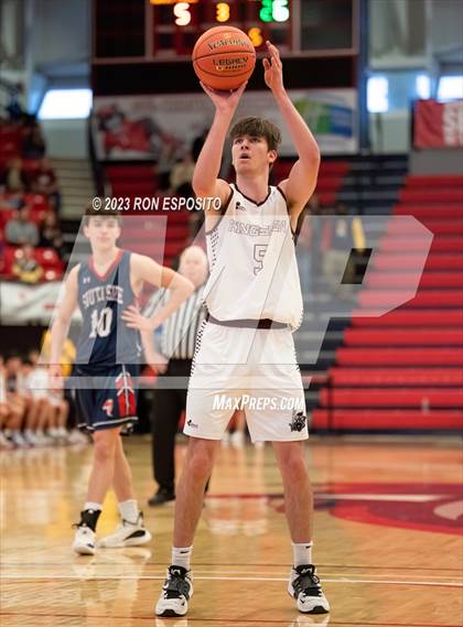 Thumbnail 3 in Kings Park vs South Side (NYSPHSAA Class A Regional Final) photogallery.