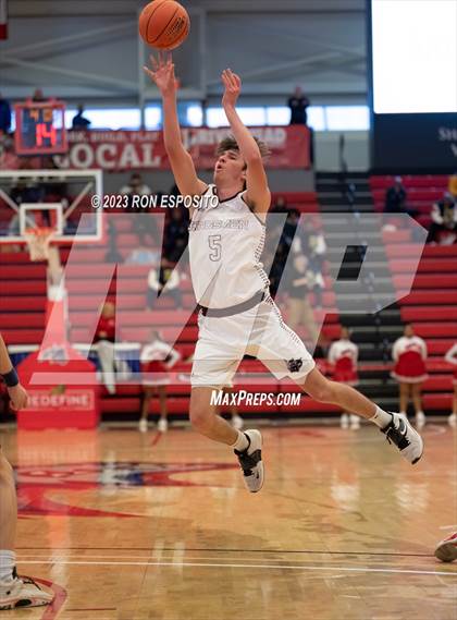 Thumbnail 2 in Kings Park vs South Side (NYSPHSAA Class A Regional Final) photogallery.