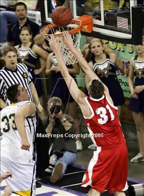 Thumbnail 3 in Mater Dei vs. Oak Ridge (State D2 Final)#2 photogallery.