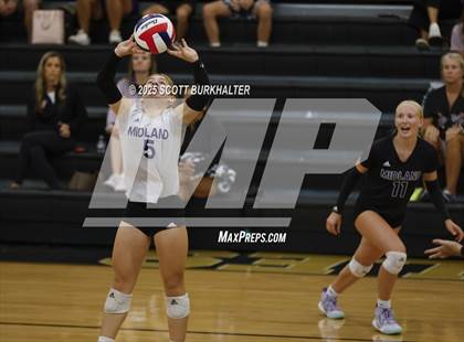 Thumbnail 3 in Midland High vs Abilene Wylie (Bev Ball Classic) photogallery.