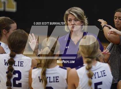 Thumbnail 2 in Midland High vs Abilene Wylie (Bev Ball Classic) photogallery.