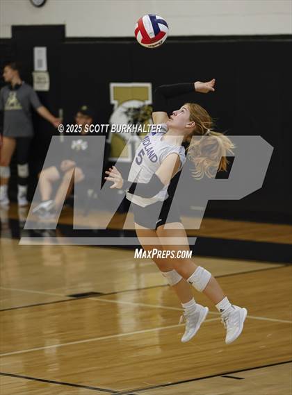 Thumbnail 2 in Midland High vs Abilene Wylie (Bev Ball Classic) photogallery.