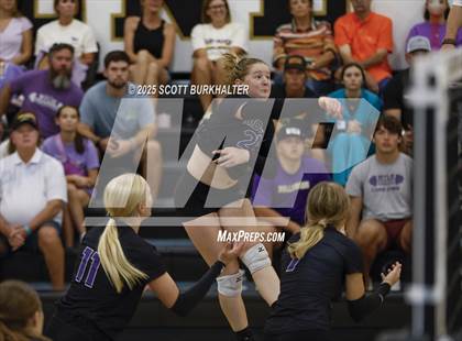 Thumbnail 2 in Midland High vs Abilene Wylie (Bev Ball Classic) photogallery.