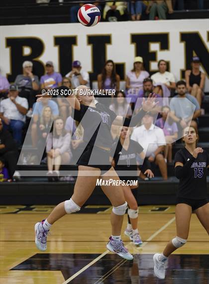 Thumbnail 1 in Midland High vs Abilene Wylie (Bev Ball Classic) photogallery.