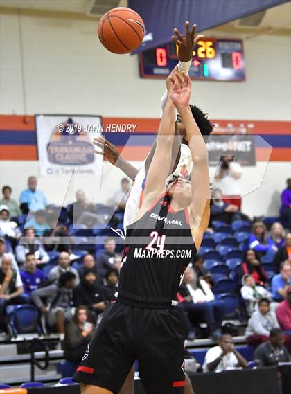 Thumbnail 1 in Bishop Gorman vs. Centennial (Tarkanian Classic) photogallery.