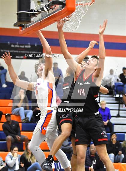 Thumbnail 2 in Bishop Gorman vs. Centennial (Tarkanian Classic) photogallery.