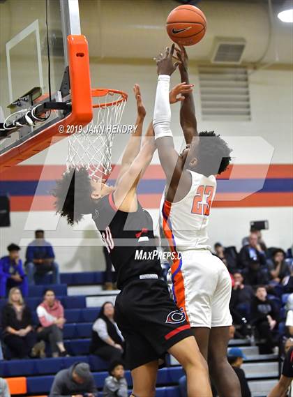 Thumbnail 3 in Bishop Gorman vs. Centennial (Tarkanian Classic) photogallery.
