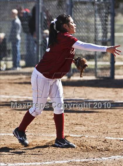 Thumbnail 2 in Saginaw vs. Cleburne (Brewer Tournament) photogallery.