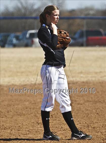 Thumbnail 2 in Saginaw vs. Cleburne (Brewer Tournament) photogallery.