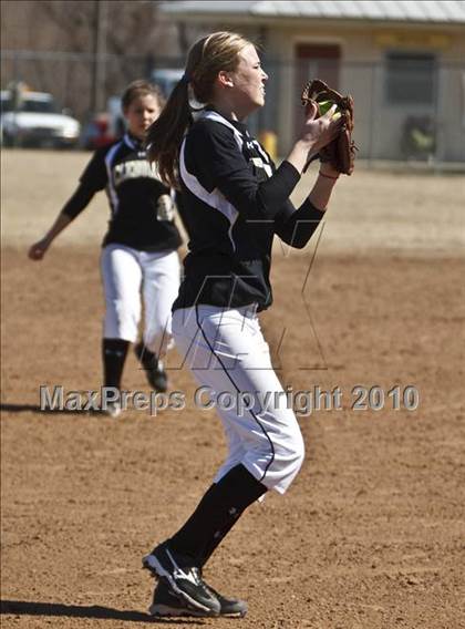 Thumbnail 1 in Saginaw vs. Cleburne (Brewer Tournament) photogallery.