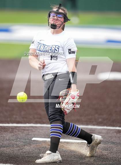 Thumbnail 3 in Bryan @ Midlothian photogallery.