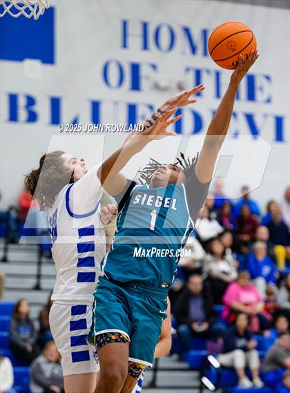 Thumbnail 2 in Siegel @ Lebanon (TSSAA 4A Regional) photogallery.