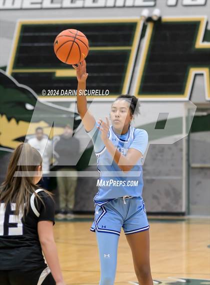 Thumbnail 1 in IMG Academy vs. PHH Prep National (Nike Tournament of Champions) photogallery.