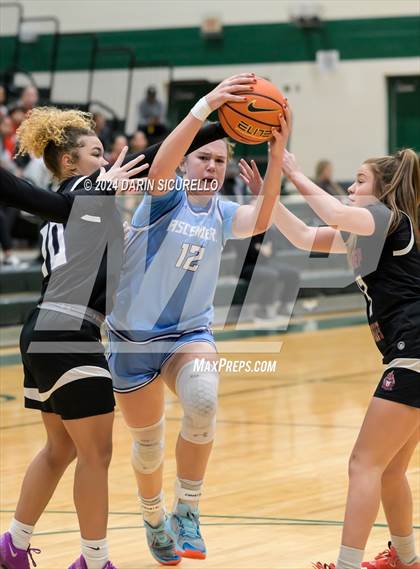 Thumbnail 2 in IMG Academy vs. PHH Prep National (Nike Tournament of Champions) photogallery.