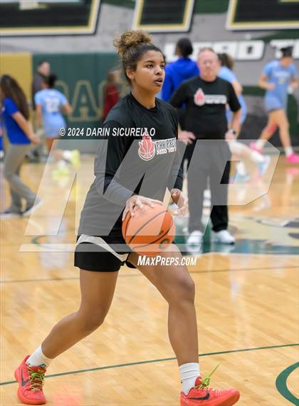 Thumbnail 2 in IMG Academy vs. PHH Prep National (Nike Tournament of Champions) photogallery.