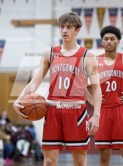 Thumbnail 3 in Montgomery vs Piner photogallery.