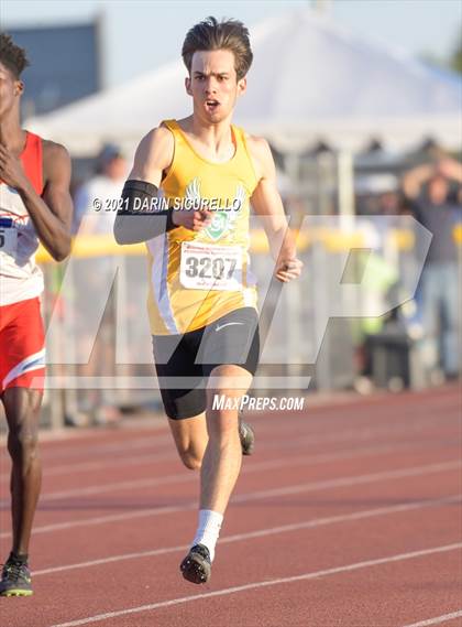 Thumbnail 2 in AIA Track & Field Championships (Boys 100/400m Dash DIV 1 & 3) photogallery.