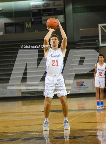 Thumbnail 2 in Grapevine vs. Mexia photogallery.