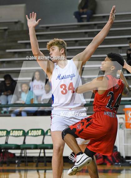 Thumbnail 1 in Grapevine vs. Mexia photogallery.