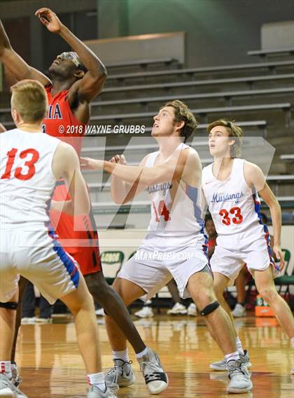 Thumbnail 1 in Grapevine vs. Mexia photogallery.