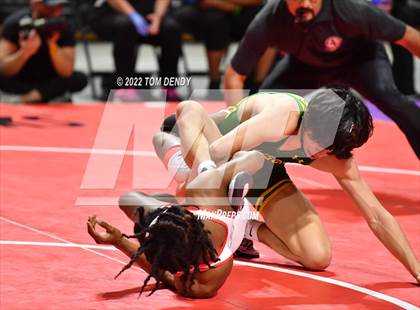 Thumbnail 2 in UIL State Championships - 6A 113lb Final photogallery.