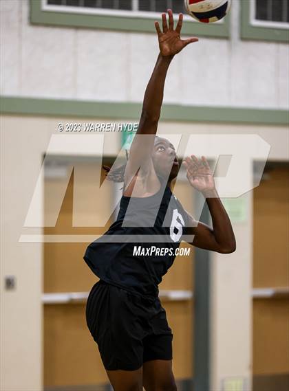 Thumbnail 3 in Burbank @ Monterey Trail photogallery.