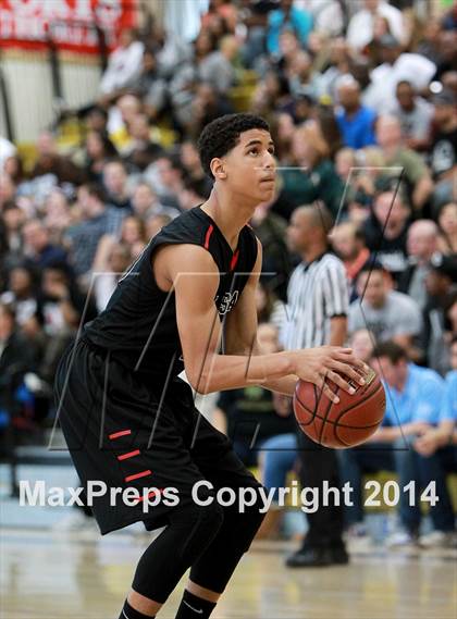 Thumbnail 3 in Moreau Catholic vs. Salesian (CIF NorCal Regional D4 Final) photogallery.