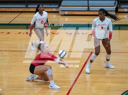 Thumbnail 2 in Hamilton Southeastern @ Lawrence North photogallery.