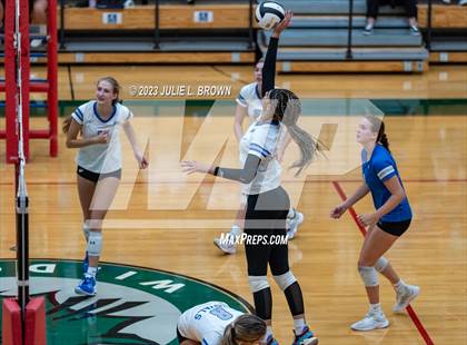 Thumbnail 2 in Hamilton Southeastern @ Lawrence North photogallery.