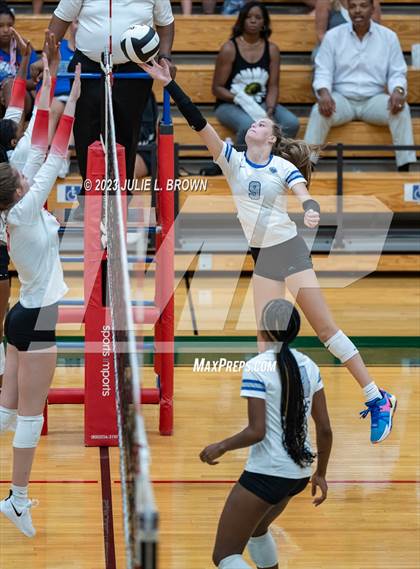 Thumbnail 3 in Hamilton Southeastern @ Lawrence North photogallery.