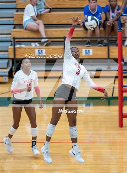 Thumbnail 2 in Hamilton Southeastern @ Lawrence North photogallery.