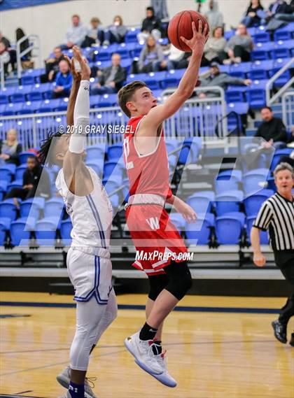 Thumbnail 3 in Deer Creek vs Westmoore photogallery.