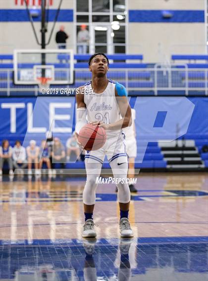 Thumbnail 3 in Deer Creek vs Westmoore photogallery.
