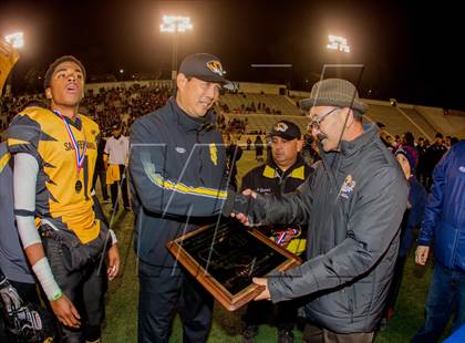 Thumbnail 2 in South Gate vs. San Fernando (CIF LA City Section D2 Final) photogallery.