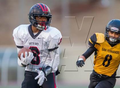 Thumbnail 2 in South Gate vs. San Fernando (CIF LA City Section D2 Final) photogallery.