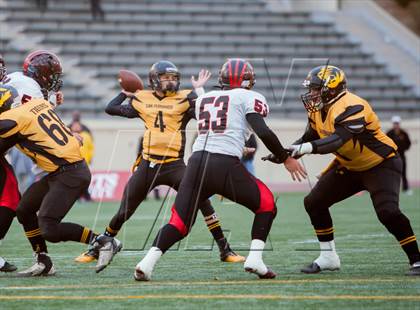 Thumbnail 1 in South Gate vs. San Fernando (CIF LA City Section D2 Final) photogallery.